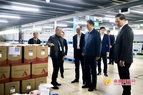 李紅軍在南昌小藍(lán)經(jīng)開(kāi)區(qū)走訪(fǎng)慰問(wèn)春節(jié)期間不停產(chǎn)企業(yè)